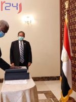 يسن إبراهيم يؤدي القسم وزيراً للدفاع بالسودان