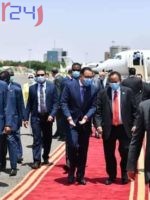 وفد مصري كبير برئاسة رئيس الوزراء يصل الخرطوم