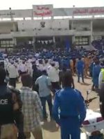 فشل لقاء وزير الداخلية بقوات الشرطة والجنود يهتفون ضده