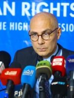 في اجتماع استثنائي، مفوض حقوق الإنسان يدعو لحماية المدنيين وإجراء مفاوضات سلام في السودان