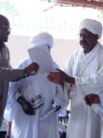 زعماء القبائل وقادة المجتمع يوقعون على عقد إجتماعي لمنع الحرب بجنوب دارفور