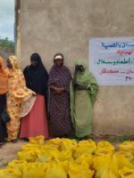 منظمة توزع مواد غذائية في كادقلي بدعم من الهيئة الكويتية