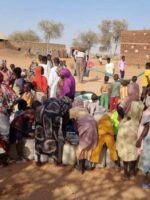 أزمة نقص الغذاء تجبر نازحي غرب الفاشر لتناول علف حيوانات منتهي الصلاحية