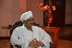 مبارك الفاضل: الحركة الإسلامية الحليف السياسي للبرهان