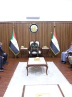 البرهان عقد معه لقاءًا.. تفاصيل زيارة المبعوث الأميركي إلى بوتسودان