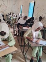 24 ألف طالب يجلسون لامتحانات الابتدائي والمتوسطة في نيالا
