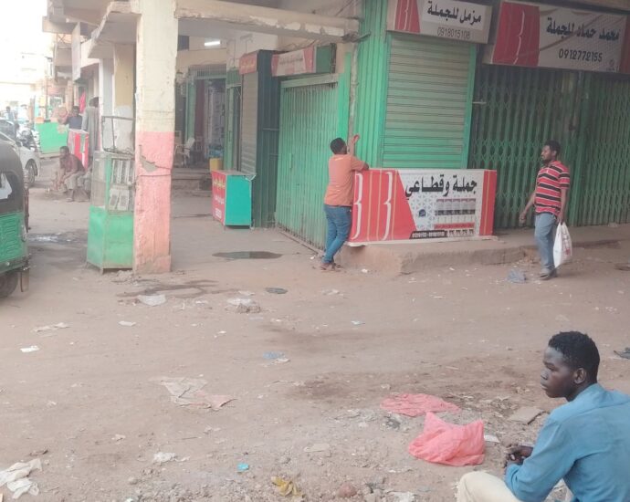 اغلاق متاجر في الخرطوم بعد انفلات الأسعار